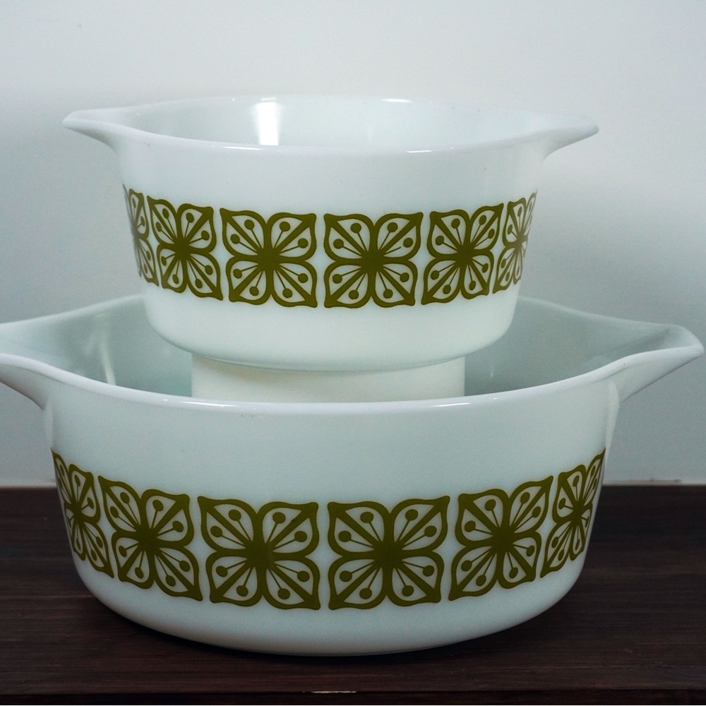 Pyrex Verde Green Square Flowers Casserole Dishes Set of 2 475 & 473 Vintage
